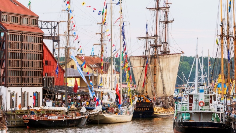 Gamla fartyg i Klaipeda hamn